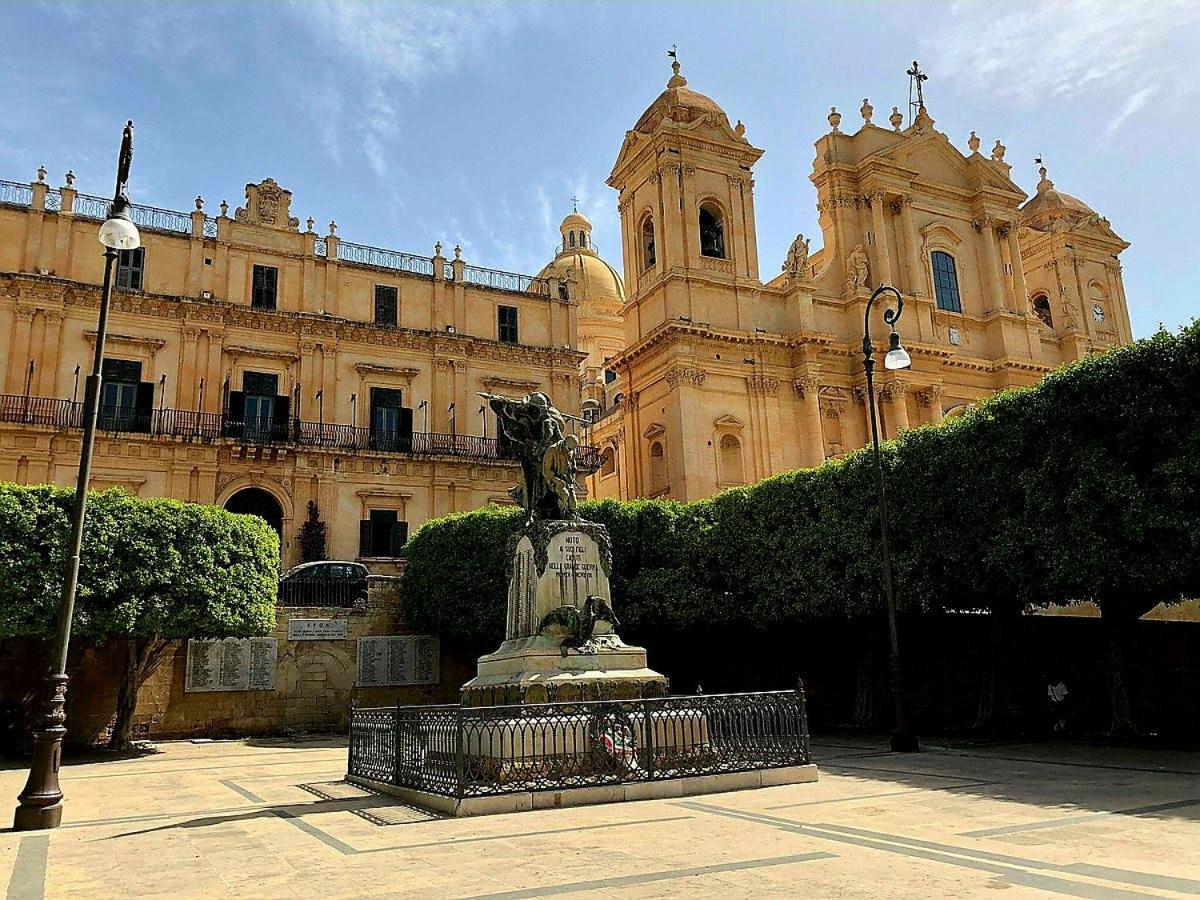 Casa Landolina Noto Lägenhet Exteriör bild